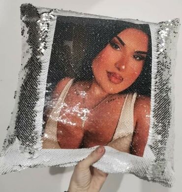 Posteljina: Piši briši jastuk Slika po vašoj želji Cena 2.400 dinara Srebrni — 10