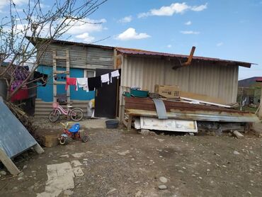 продаю дом ак ордо 2: Вагон сатылат. Ичи 2 бөлмөлүү душ бар, ичи жылуу, жашаганга бардык