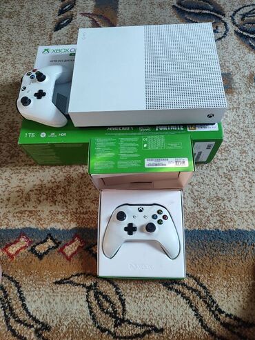 xbox disk: Xbox one s 1TB. Sadece bir nece ay istifade olunub, gorunduyu kimi