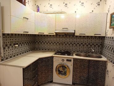 глянцевая мебель: *metbex mebeli satilir* *qaz moyka daxil* *qiyməti 500 ₼ ünvan BAHAR
