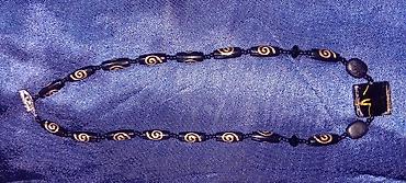 Ogrlice: Ručno rađene ogrlice – razni modeli - Set od zlatno‑braon perli — 22