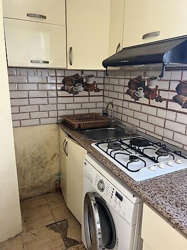 agsuda ev satilir: Kirayə verilir Neftcilər m 2 otaq . Qiymət münasibdi. Uzunmudətli — 1