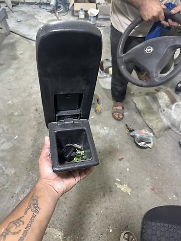 avto karavan: Maşın üçün mərkəzi qoltuqaltı (armrest) və saxlancla qutusu - Rəng — 2