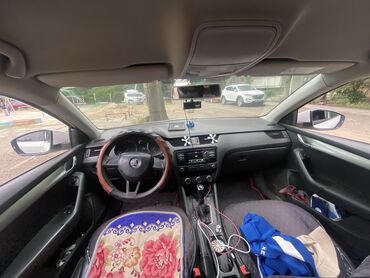 Skoda: Skoda Octavia: 2015 г., 1.6 л, Автомат, Бензин, Универсал