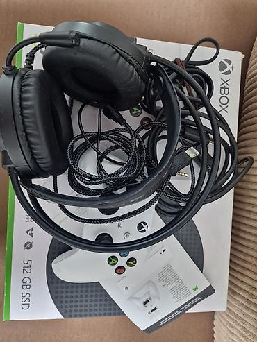Video Games & Consoles: Xbox Series S (512 GB SSD) + original bežični Xbox kontroler + kablovi — 2