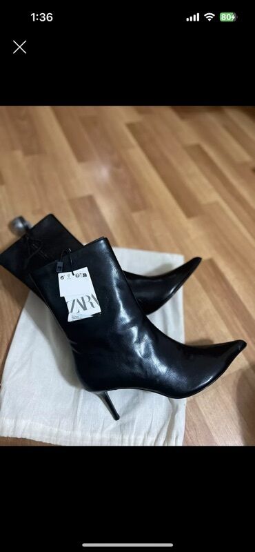 Tavalar: Qısaboğaz, Zara, Ölçü: 39, rəng - Qara, Yeni