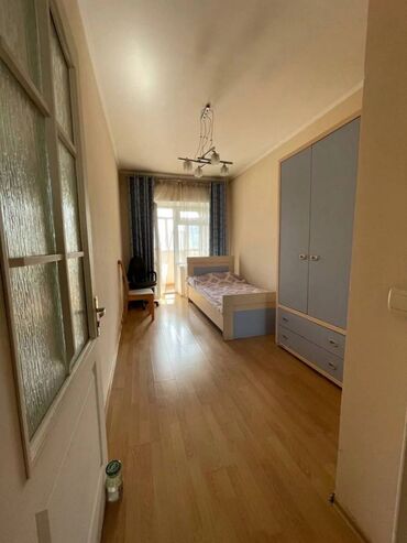 4х комнатные квартиры в бишкеке в Кыргызстан | Посуточная аренда квартир: 4 комнаты, 128 м², Индивидуалка, 6 этаж, Свежий ремонт, Центральное отопление