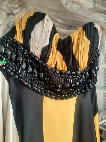 Ziyafət donları: Jovanni brend.temiz ipekden ortasi iri gawlarla bezedilmiw klyow model -da lalafo.az — 4 Ziyafət donları: Jovanni brend.temiz ipekden ortasi iri gawlarla bezedilmiw klyow model — 4