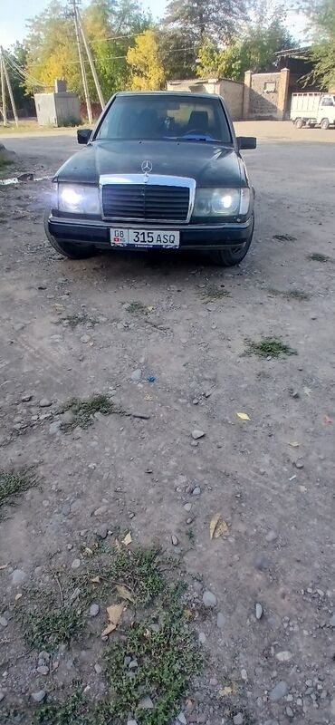 зарядная станция для авто: Mercedes-Benz W124: 1990 г., 2 л, Механика, Бензин, Седан