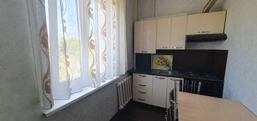 двухэтажная квартира: 1 комната, 35 м², 105 серия, 4 этаж, Косметический ремонт
