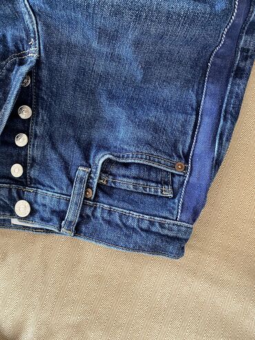 джинсы зауженные: Джинсы от 500-700 сом, в отличном состоянии