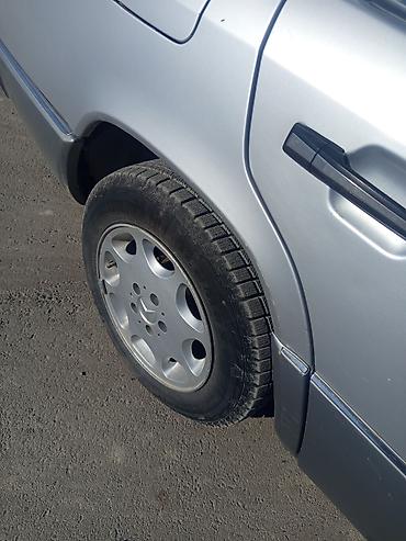 крыло на 124: Mercedes-Benz W124: 1991 г., 2.3 л, Механика, Бензин, Седан — 4