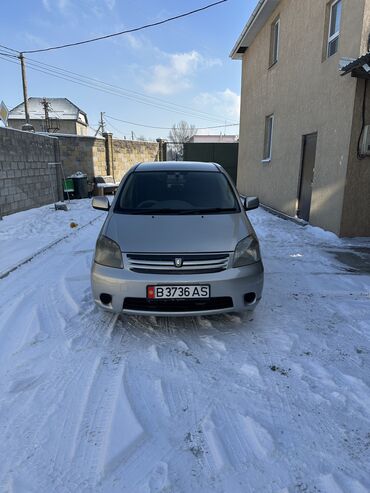 Toyota: Toyota Raum: 2003 г., 1.5 л, Автомат, Бензин, Седан