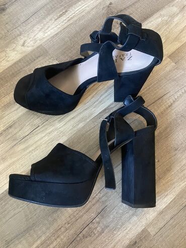 Tuflilər: Zara, Ölçü: 38, rəng - Qara, Yeni