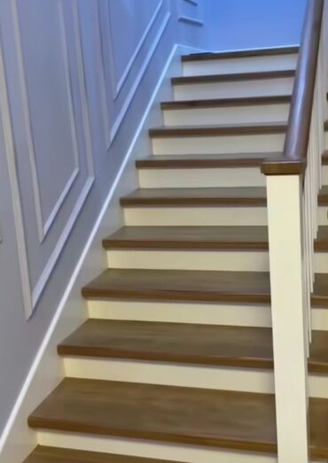 Pilləkən məhəccərləri: Taxta və metaldan hazırlanmış bu müasir pilləkən müxtəlif interyerlər — 8