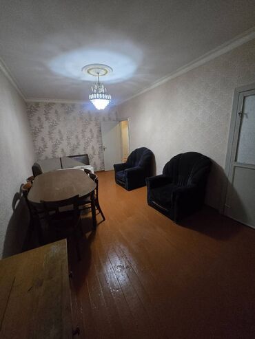 Uzunmüddətli kirayə mənzillər: Gəncə pr-ti 191№ məktəbin yanında köhnə tikili binada 3 otaqlı -da lalafo.az — 2 Uzunmüddətli kirayə mənzillər: Gəncə pr-ti 191№ məktəbin yanında köhnə tikili binada 3 otaqlı — 2