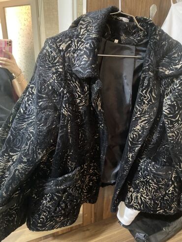 Kurtkalar: 4XL (EU 48), 5XL (EU 50), 6XL (EU 52)
