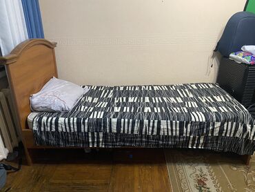 мебель недорого: Односпальная Кровать, Б/у
