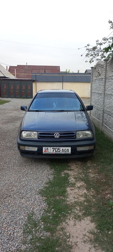 фольксваген венто: Volkswagen Vento: 1992 г., 1.8 л, Механика, Бензин, Седан