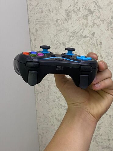 oyun monitoru: Gamepad v9 plus orginal 50 azn alınıb tecili 40 azn satilir bluetooth