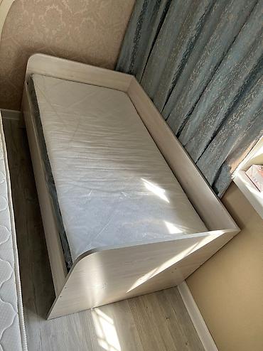 bunk bed: Детская односпальная кровать, Б/у, Для девочки, Для мальчика, С матрасом — 2