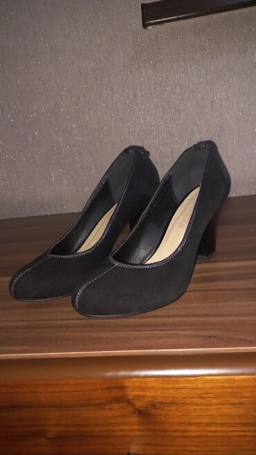черные каблуки: Туфли 38, цвет - Черный