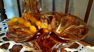 ваза чешская: Чешские вазы янтарного цвета.
Состояние люксовое!
