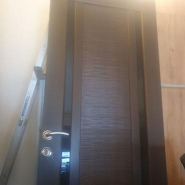 Qapılar və aksessuarlar: Daxili otaq qapısı – tünd qəhvəyi rəngdə, modern dizayn - Material — 1