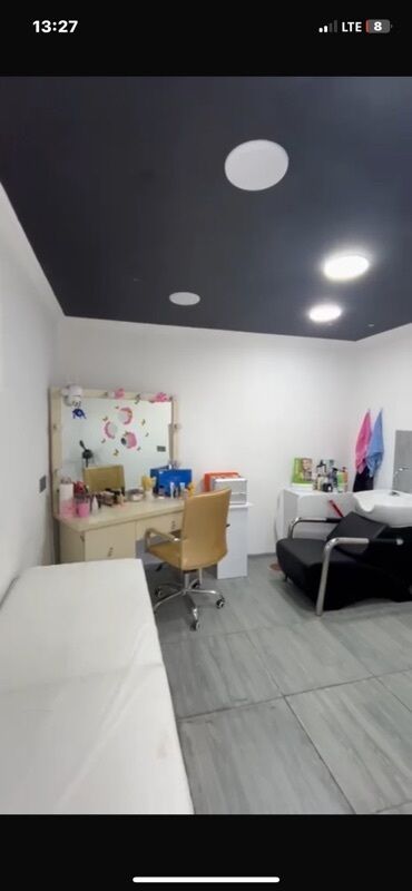 salon ucun canaq: Gözəllik salonu üçün tam avadanlıqlı kabinet babek servisin yani