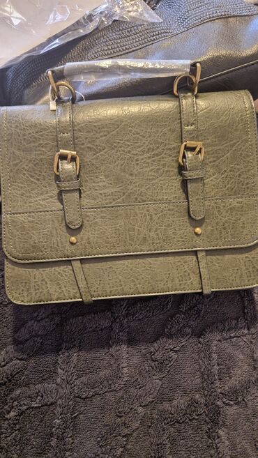srebrni lancici novi sad: Material: Faux leather