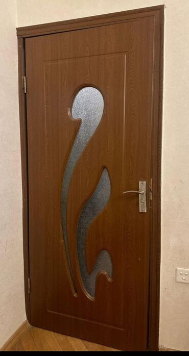 Quru inşaat materialları: Ayla91.Qapı 5 ədəddir satılır birinin qiyməti 70 manat ölçüsü eni 83