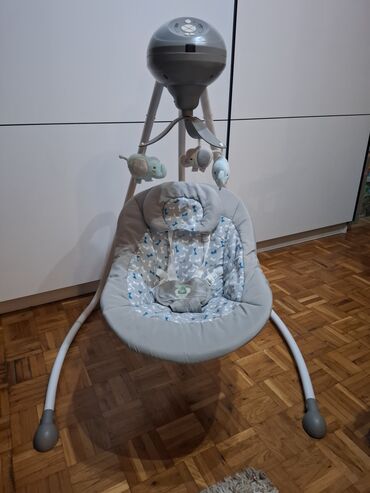 Njihalice: Električna ljuljaška za bebe sa mobilom i muzikom - Troslojna — 11