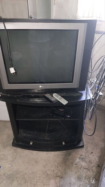 телевизор ремонт бишкек: LG телевизор + полочка + антенна + ресивер! ЦЕНА ЗА ВСЁ 1500с. Б/ув