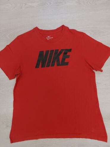 nike majice: Men's T-shirt L (EU 40), bоја - Crvena