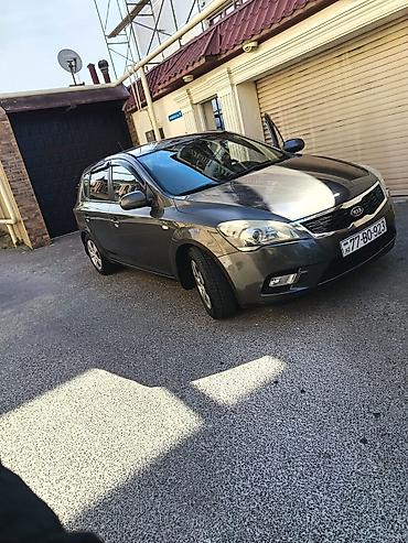 Kia: Kia Ceed: 1.4 l | 2010 il Hetçbek — 4
