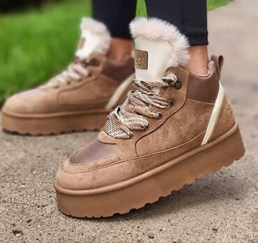 Ugg obuća: Ugg čizme — 15