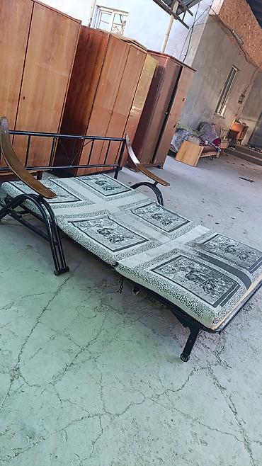 Кресла-кровати: Двухстворчатые шкафы + раскладное кресло-кровать Описание: - Шкафы — 3