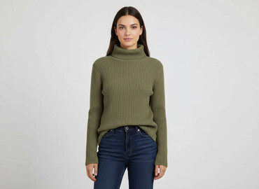 Women`s knitwear, size M