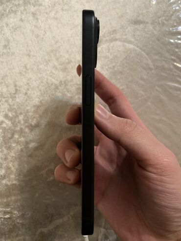 Apple iPhone: IPhone 15, 128 GB, Qara, Face ID — 4