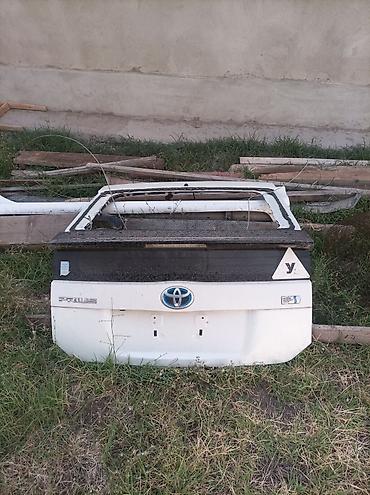 Автозапчасти: Крышка багажника (дверь пятой двери) для Toyota Prius.30 кузов - — 1