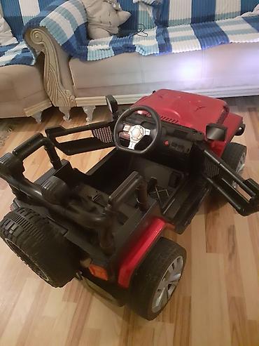 kiçik maşınlar: Uşaq üçün elektrikli off-road maşın - Rəng: qırmızı/qara, Jeep — 3