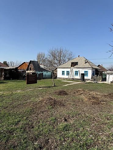 Продажа коттеджей и домов: Продается дом с участком в районе 110-й квартал Ориентир: мкр Достук — 11