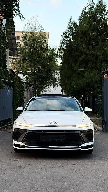 Hyundai Sonata: 2023 г., 1.6 л, Бензин, Седан