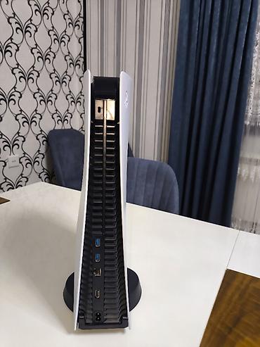 PS5 (Sony PlayStation 5): İlk sahibiyəm. Tələbəyəm. Komputer almaq üçün satıram. İlk çıxanda — 3