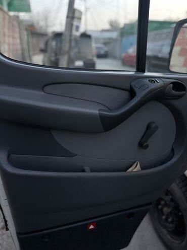 Легкий грузовой транспорт: Легкий грузовик, Mercedes-Benz, Б/у at lalafo.kg — 9 Легкий грузовой транспорт: Легкий грузовик, Mercedes-Benz, Б/у — 9