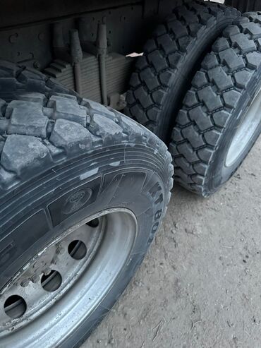 Другой строительный транспорт: Самосвал КАМАЗ, трехосный (6x4), оранжевый кузов. Основные — 6