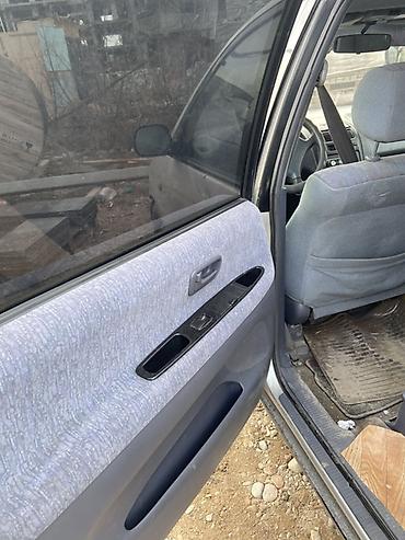 Toyota: Toyota Ipsum: 1999 г., 2.2 л, Механика, Дизель, Минивэн — 5