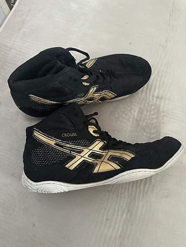 yeezy boost 350 v2: Мужские кроссовки, 40, Asics, Б/у, цвет - Черный — 1