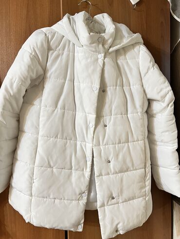 теплые зимние куртки: Пуховик, M (EU 38), L (EU 40)