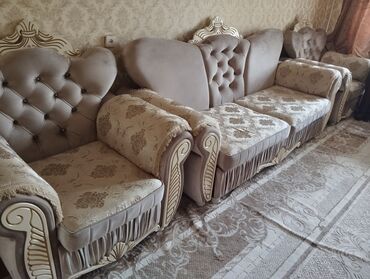 дизайнер мебели: Прямой диван, цвет - Бежевый, Б/у